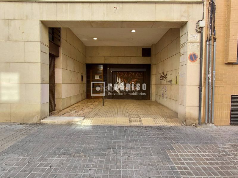 Foto c5a9819e-f532-41d5-b3f0-eec810cf1f04. Aparcament cotxe a La Petxina Valencia