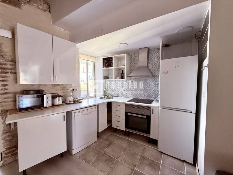 Foto adcc2d1a-e5b7-4024-b356-84687da98fed. Flat with heating in El Botànic Valencia