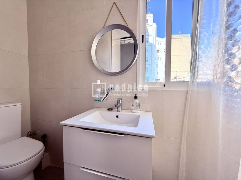 Foto e08ede27-2591-4bd2-926b-d850019bab0a. Flat with heating in El Botànic Valencia