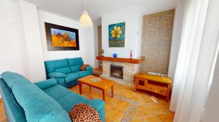 Location Appartement  Calle asturias. Piso de cuatro habitaciones y dos baños en fuengirola centro.
