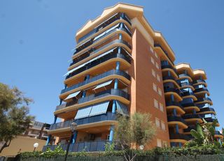 Alquiler Piso  Calle de asturias. Piso de dos dormitorios, terraza, garaje y piscina en fuengirola