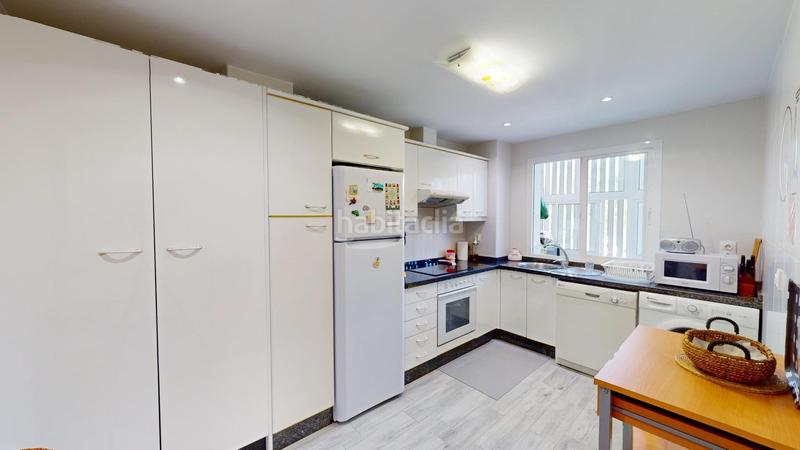 Foto 989f51f9-80ce-4111-aa2b-17790c15124b. Location appartement avec chauffage parking piscine dans Mijas