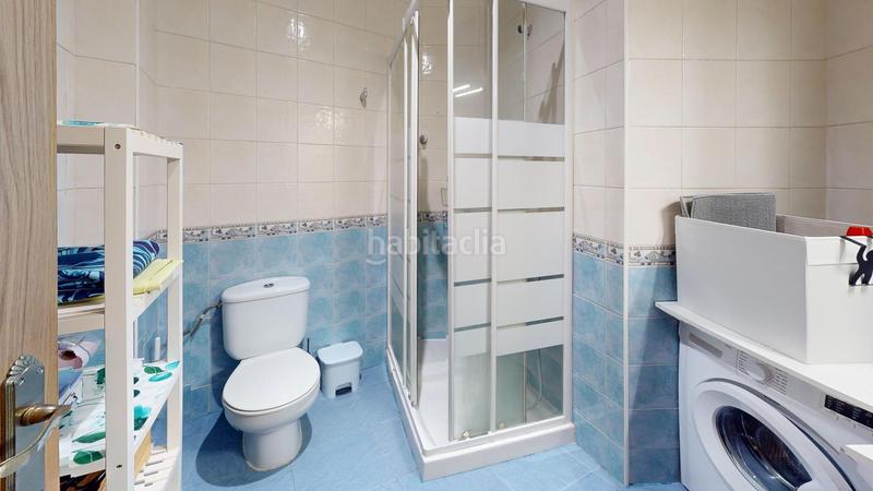 Foto 2779e7da-cfe3-4fda-b668-a641aaab7a9e. Alquiler piso loft de tres dormitorios dos baños en los boliches en Fuengirola