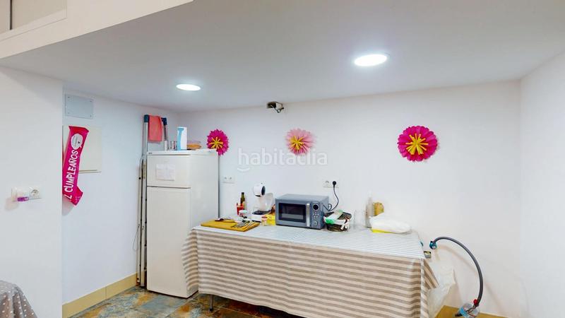Foto 17cd47ce-cd31-4954-80c9-f0ef9bc5dc32. Alquiler local comercial local en plaza el yate en Fuengirola