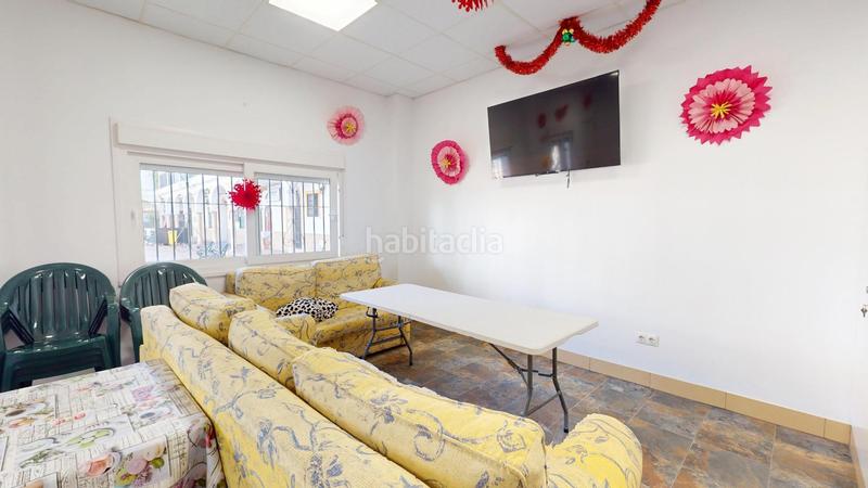 Foto 24ea848e-24a8-4ba0-b0d4-09a9a08a7948. Alquiler local comercial local en plaza el yate en Fuengirola
