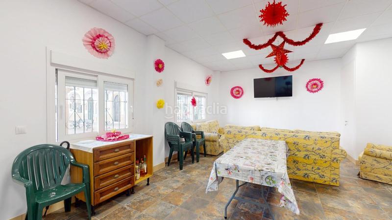 Foto da185a4b-0081-4a9c-b9b7-0bf85a1e781a. Alquiler local comercial local en plaza el yate en Fuengirola