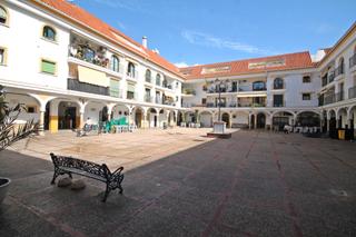 Lloguer Local Comercial  Calle cuesta. Local en plaza el yate