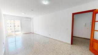 Pis  Calle inca. Piso en fuengirola de dos dormitorios dos baos para entrar a vi