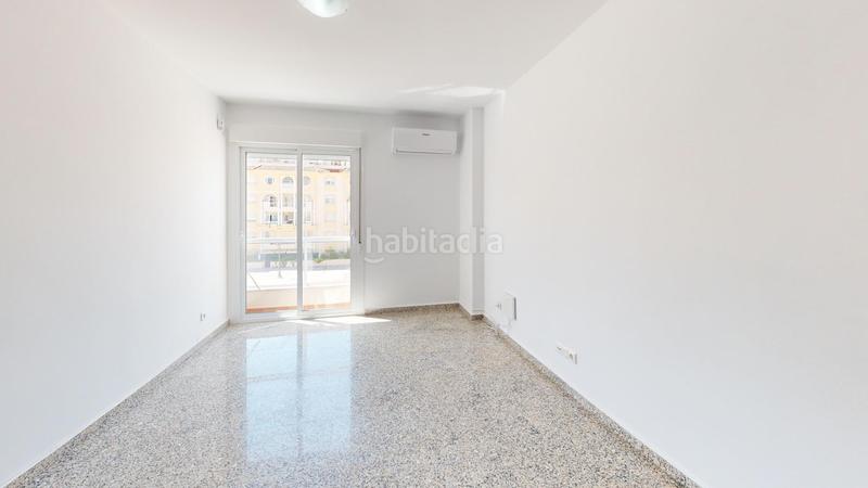Foto 4d898db3-5d98-45bb-94ea-1dfb6af31c7f. Piso  de dos dormitorios dos baños para entrar a vivir! en Fuengirola