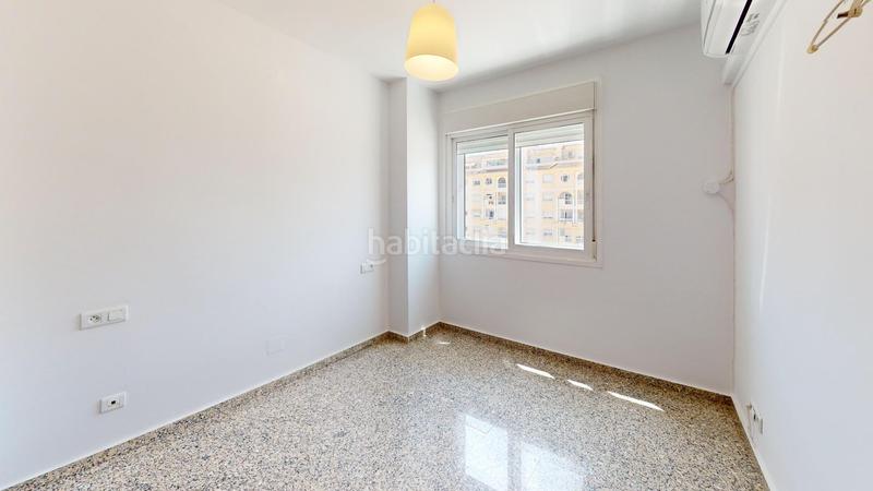 Foto bd7be251-6957-4114-86cb-4f136c6e55a6. Piso  de dos dormitorios dos baños para entrar a vivir! en Fuengirola