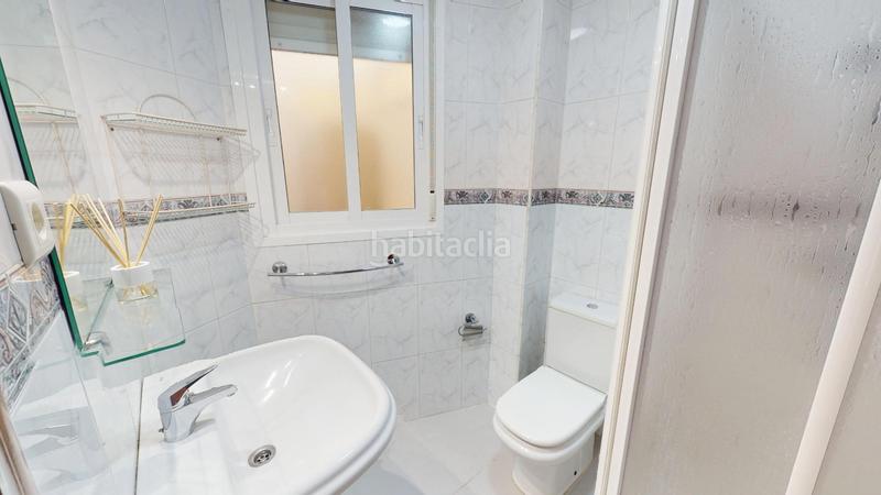 Foto f5db6d6c-ec8f-4e07-a2c4-a22b3215c875. Piso  de dos dormitorios dos baños para entrar a vivir! en Fuengirola