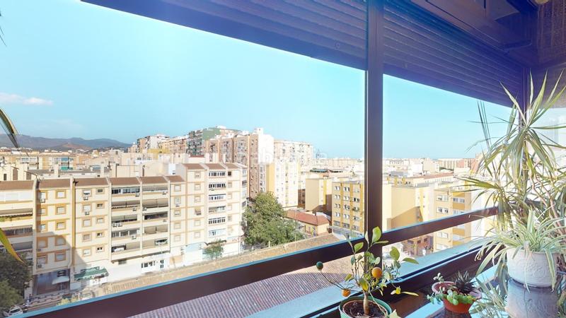 Foto 0c098930-b866-4a7c-a2b9-96afb994134e. Piso  de cuatro dormitorios, garaje, trastero, en huelin con vistas panorámicas sobre en Málaga