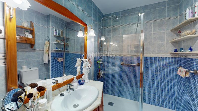 Foto 795e2b32-976c-43c8-b1ab-f14b9c5145db. Piso  de cuatro dormitorios, garaje, trastero, en huelin con vistas panorámicas sobre en Málaga