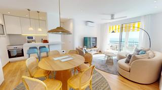 Location Appartement  Calle maritimo rey de españa. Piso en alquiler de temporada de tres dormitorios en primera lín