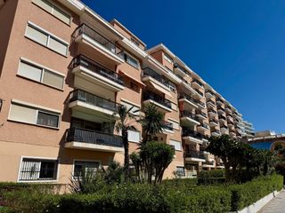 Pis  Avenida carvajal. Piso en venta en fuengirola, segunda línea de playa, terraza, pi