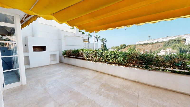 Foto e529e86a-c4f2-4acd-9567-b8189363325b. Casa adossada amb calefacció aparcament piscina a Mijas