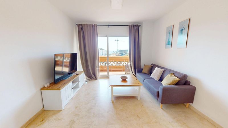 Foto 4da681ab-85ce-4943-9910-5392abb13450. Alquiler piso alquiler de larga temporada en playa marina la mirada, a 150 metros de la playa en Mijas