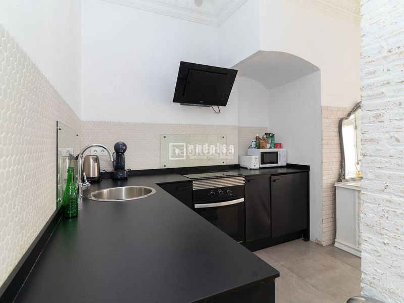 Foto 6e1f846f-f05d-4775-b474-77398a78f541. Casa amb calefacció a En Corts - Doctor Waksman Valencia