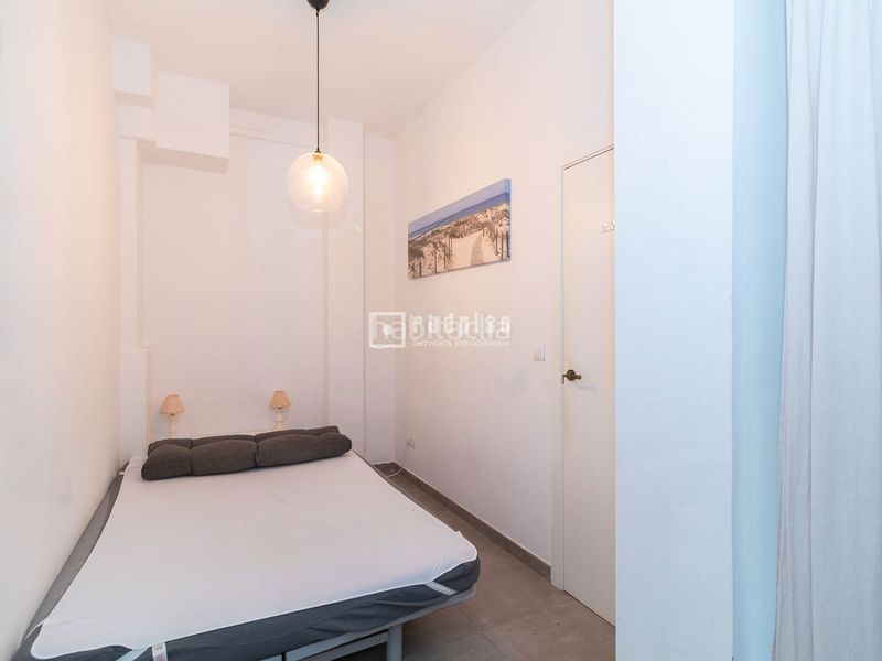 Foto 86bf3efb-0e15-4a86-a30d-13893480ce76. Casa amb calefacció a En Corts - Doctor Waksman Valencia
