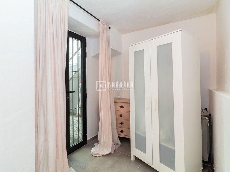 Foto a28566f0-0e46-4a68-886b-438b0e116530. Casa amb calefacció a En Corts - Doctor Waksman Valencia