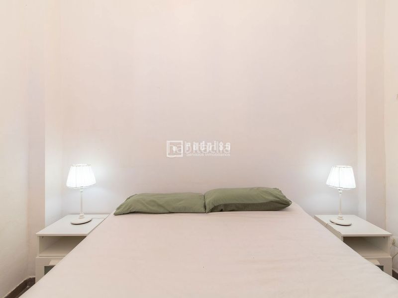 Foto a353d460-3c14-42a0-bddb-ccc52deb24b6. Casa amb calefacció a En Corts - Doctor Waksman Valencia