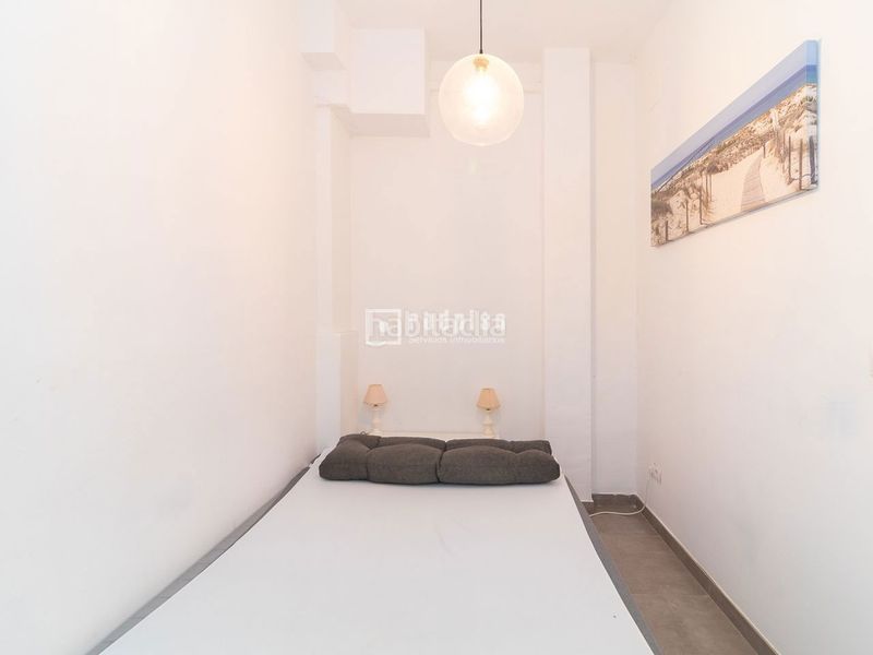 Foto ca2ab682-8259-4094-99ad-c6a807535f6b. Casa amb calefacció a En Corts - Doctor Waksman Valencia