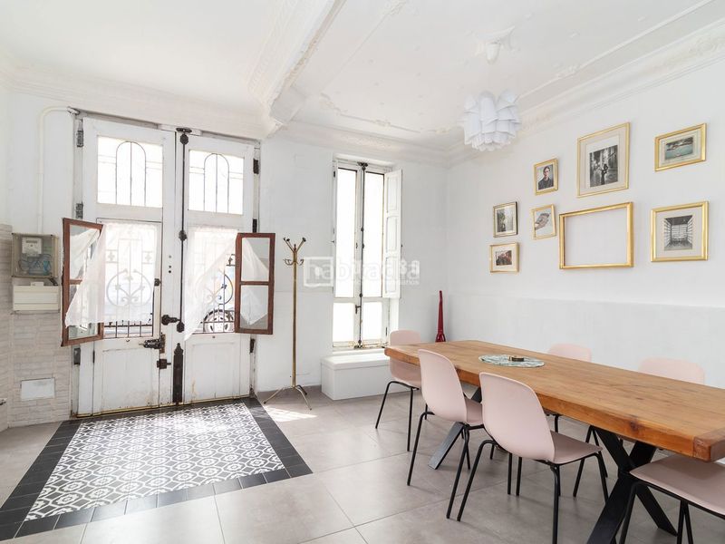 Foto f4b4a12e-48c9-447e-bef2-b1ad1029e5af. Casa amb calefacció a En Corts - Doctor Waksman Valencia