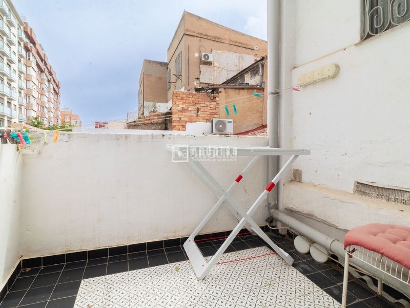 Foto f6823739-3eee-45ce-ae6a-e9a4af729363. Casa amb calefacció a En Corts - Doctor Waksman Valencia