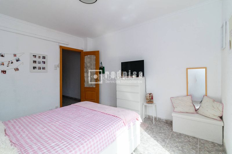 Foto 14c35b57-ce08-4cb6-845e-c77a89cf75f1. Pis a Russafa Valencia