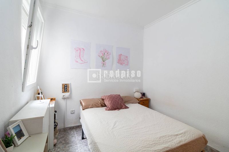 Foto e97848e8-7ef5-4a01-abe9-baecb5ef92bc. Pis a Russafa Valencia
