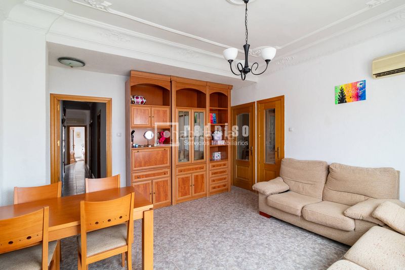 Foto ef7b0865-1a1f-43d7-b88f-a288c9a266a2. Pis a Russafa Valencia