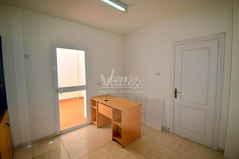 Foto f7dfa870-1932-45e7-ab9b-7b6685bd91ba. Bureau dans San Enrique-Guadiaro-Pueblo Nuevo Sotogrande
