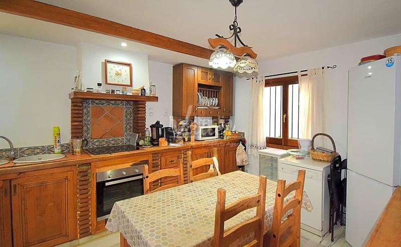 Foto 6c99a7b2-de65-4530-bbab-ab85f64e91c0. Casa adossada amb aparcament a Torreguadiaro-San Diego Sotogrande