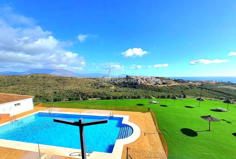 Foto 224b1e1b-8fef-4508-851c-e6e57bff3263. Apartment with heating pool in Chullera Manilva