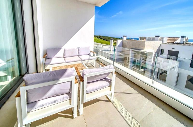 Foto 281f50eb-1c23-44d6-ad4c-a19f7e4f271e. Duplex avec parking dans La Alcaidesa