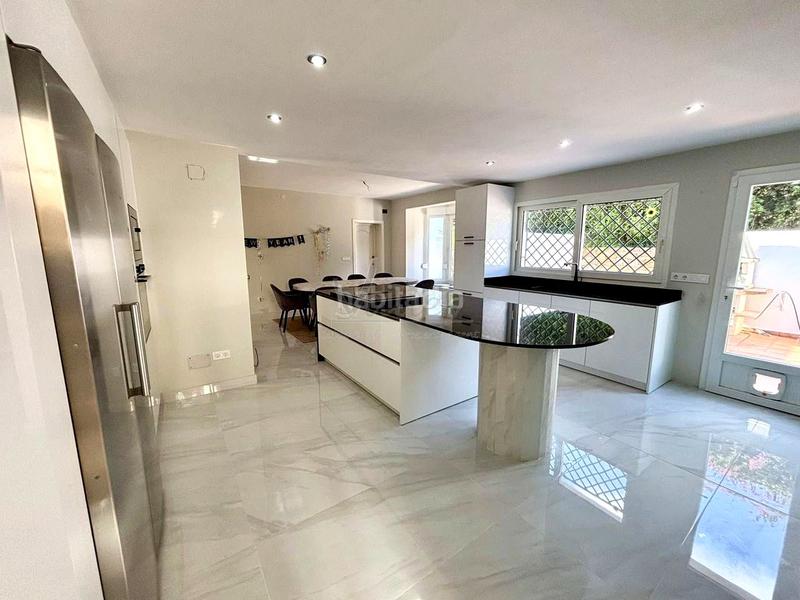 Foto c78b4858-270f-40b3-aa30-9727d76f9a0e. Haus mit pool in Sotogrande costa Sotogrande