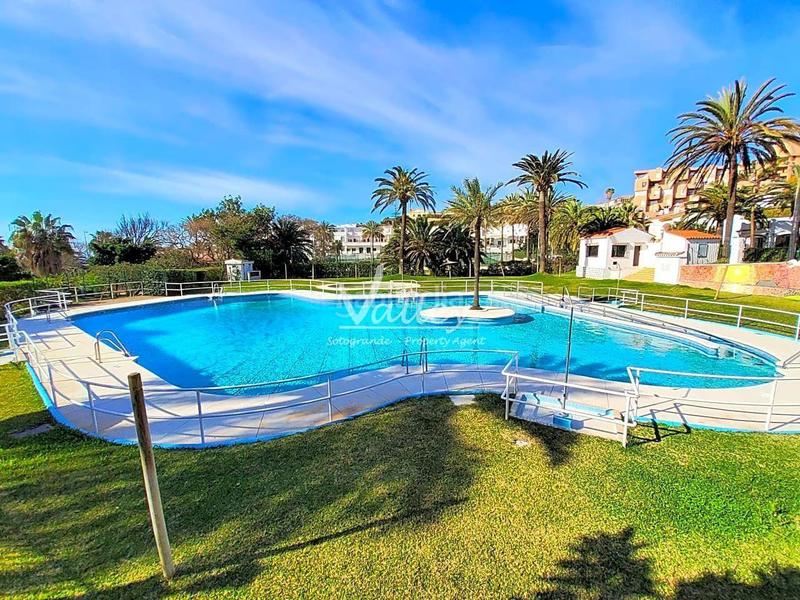 Foto ac3c05a3-ad32-4528-a870-8efd4436fb3f. Alquiler piso alquiler apartamento en torreguadiaro en Sotogrande