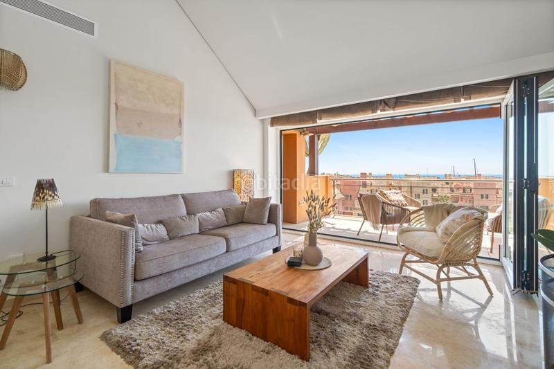 Foto 7058a21b-5d13-4d14-81d7-b1c42bd1c0b4. Àtic amb aparcament piscina a puerto de Sotogrande-la marina Sotogrande