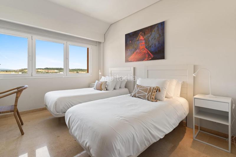 Foto a239147e-be1f-4244-bf24-4f3b8387e54d. Àtic amb aparcament piscina a puerto de Sotogrande-la marina Sotogrande