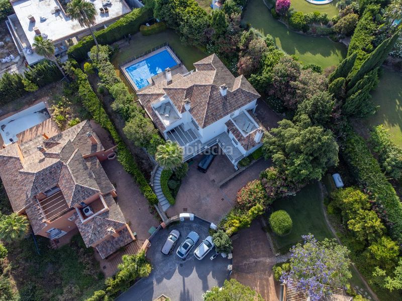 Foto a52cd05a-aa2e-4147-bd53-54c4f478be9d. Casa amb piscina a Sotogrande costa Sotogrande