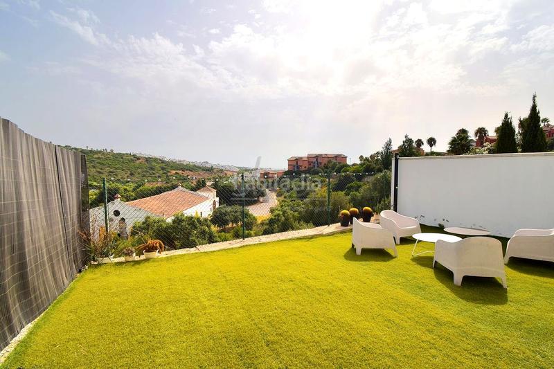 Foto b0c597c7-6459-43fd-9dad-17947a9a0503. Appartement avec parking piscine dans La Alcaidesa