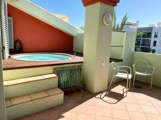 Affitto Attico in Puerto de Sotogrande-La Marina. Alquiler de larga temporada a partir de septiembre de ático en u