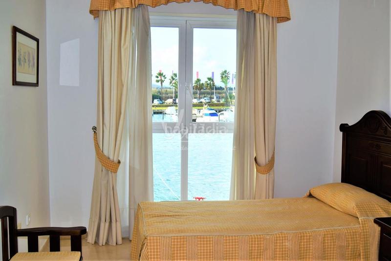 Foto 855db46b-7219-4971-a260-d7e1a21ca495. Location duplex avec parking dans puerto de Sotogrande-la marina Sotogrande