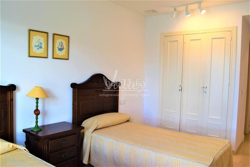 Foto ba196b98-f6e6-4290-8346-95a39382c57b. Location duplex avec parking dans puerto de Sotogrande-la marina Sotogrande