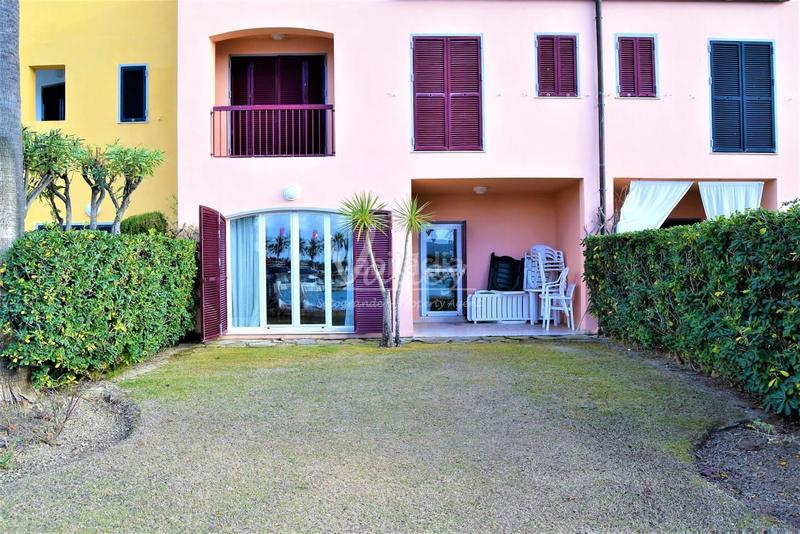 Foto f0d9d0b4-6a08-4125-b6e1-8d1eeba7316e. Location duplex avec parking dans puerto de Sotogrande-la marina Sotogrande