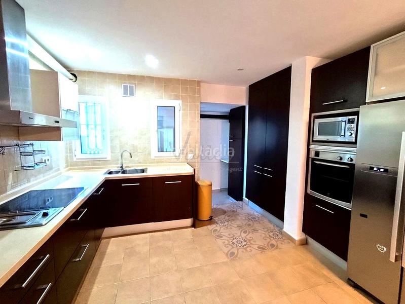 Foto c2126a27-b520-475c-9fde-1dc9fb54ca23. Casa adossada a San Enrique-Guadiaro-Pueblo Nuevo Sotogrande