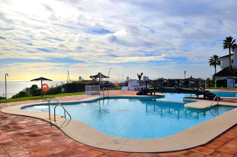 Foto 27011f47-88f0-4def-abe6-529ac4e92d22. Apartament amb aparcament piscina a La Alcaidesa