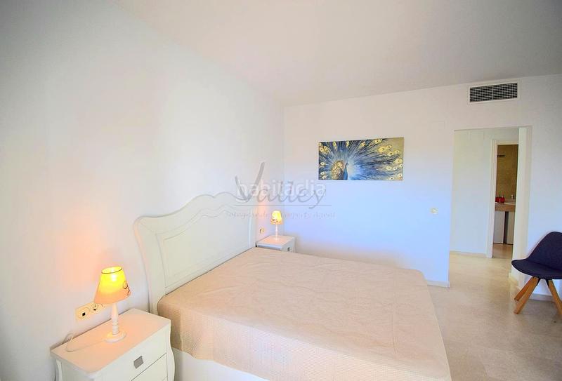 Foto 6d1d4a44-c8f3-49e5-b8e1-092c1758b591. Apartament amb aparcament piscina a La Alcaidesa