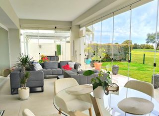 Ground floor  Mesilla del diente. Venta de apartamento en emerald greens, san roque club