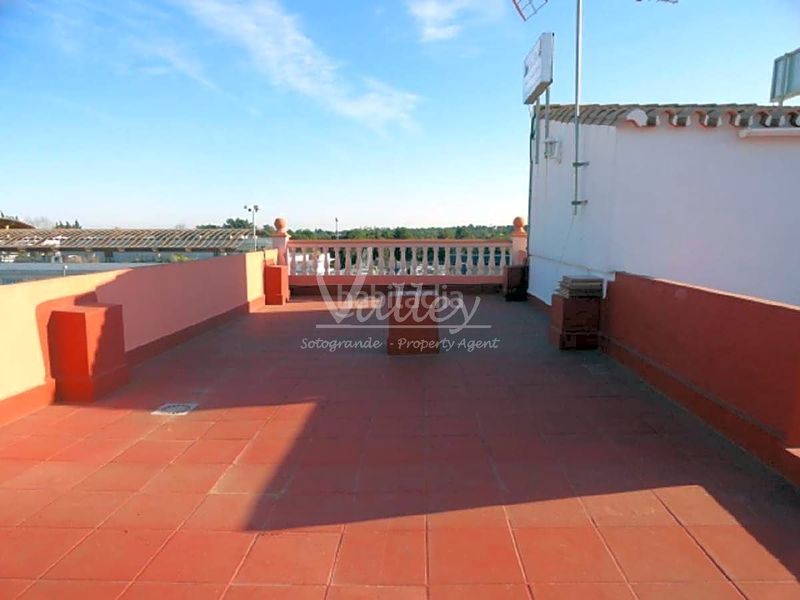 Foto 36500d9e-6d7a-4f2d-8fd4-064864d52038. Edifici a San Enrique-Guadiaro-Pueblo Nuevo Sotogrande